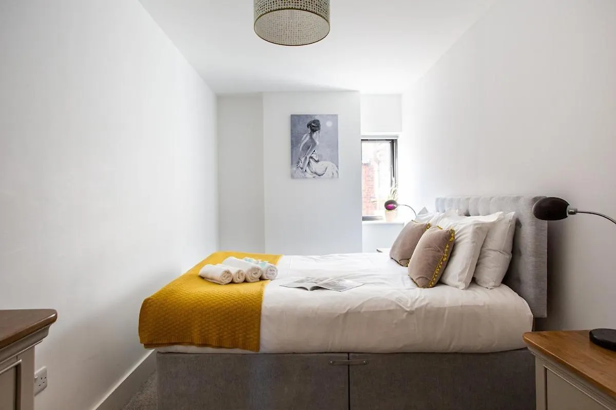 Modern Luxury Apartment, Sleeps 6 I Best Location I Long Stay Belfast 0*,  Verenigd Koninkrijk
