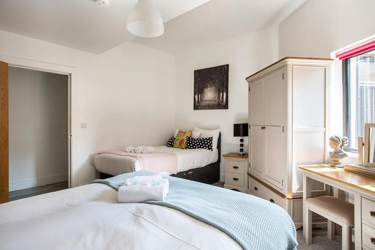 Modern Luxury Apartment, Sleeps 6 I Best Location I Long Stay Belfast 0*,  Verenigd Koninkrijk