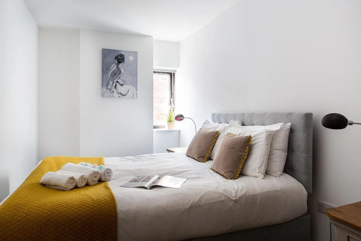 Daire Modern Luxury Apartment, Sleeps 6 I Best Location I Long Stay Belfast
