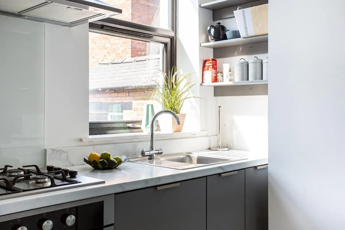 Modern Luxury Apartment, Sleeps 6 I Best Location I Long Stay Belfast 0*,