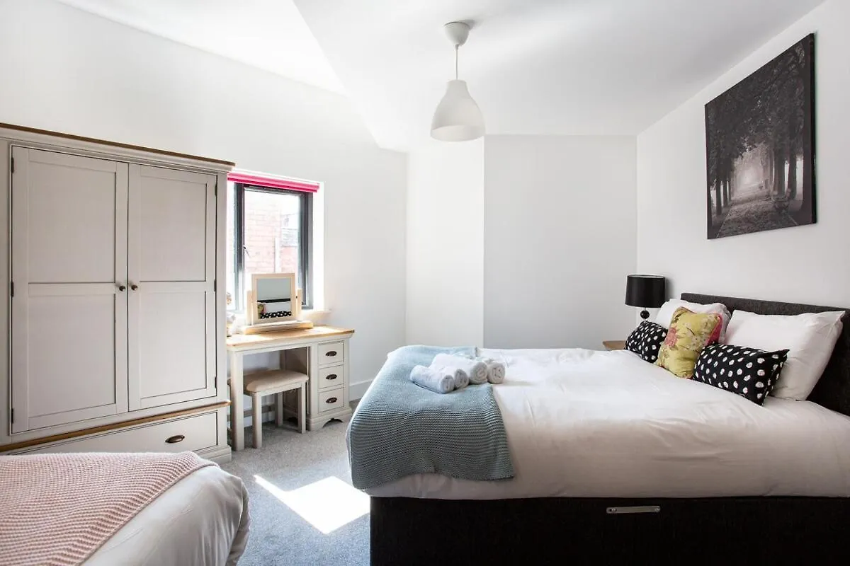 Daire Modern Luxury Apartment, Sleeps 6 I Best Location I Long Stay Belfast