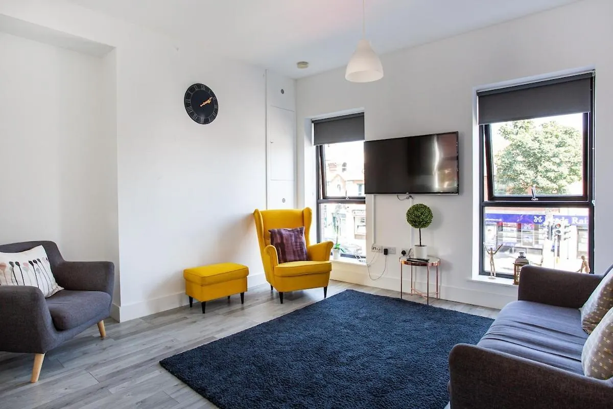 Daire Modern Luxury Apartment, Sleeps 6 I Best Location I Long Stay Belfast Birleşik Krallık