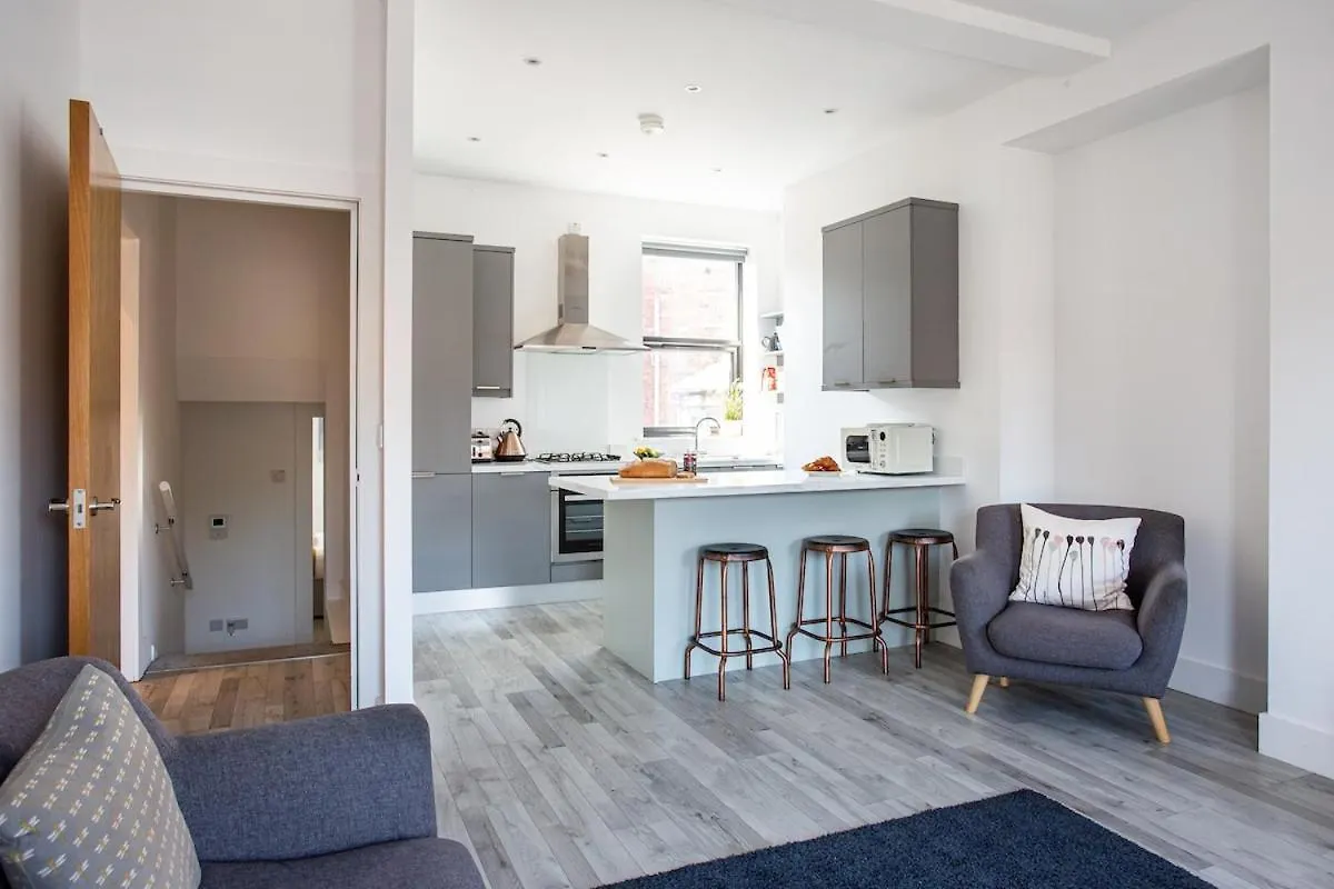 Modern Luxury Apartment, Sleeps 6 I Best Location I Long Stay Belfast Birleşik Krallık